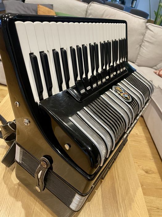 Akordeon kanałowy Weltmeister s4