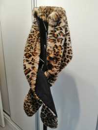 Gola de pêlo leopardo