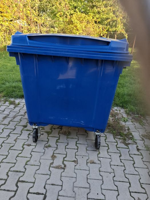 Pojemnik na karton papier
