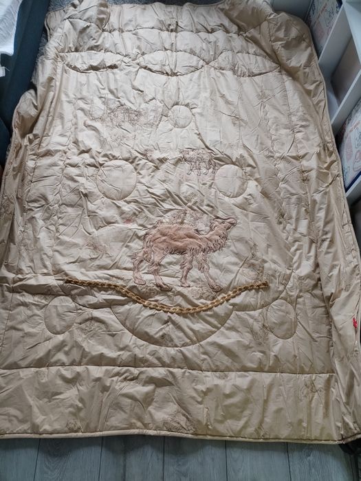 Ковдра з верблюжої вовни