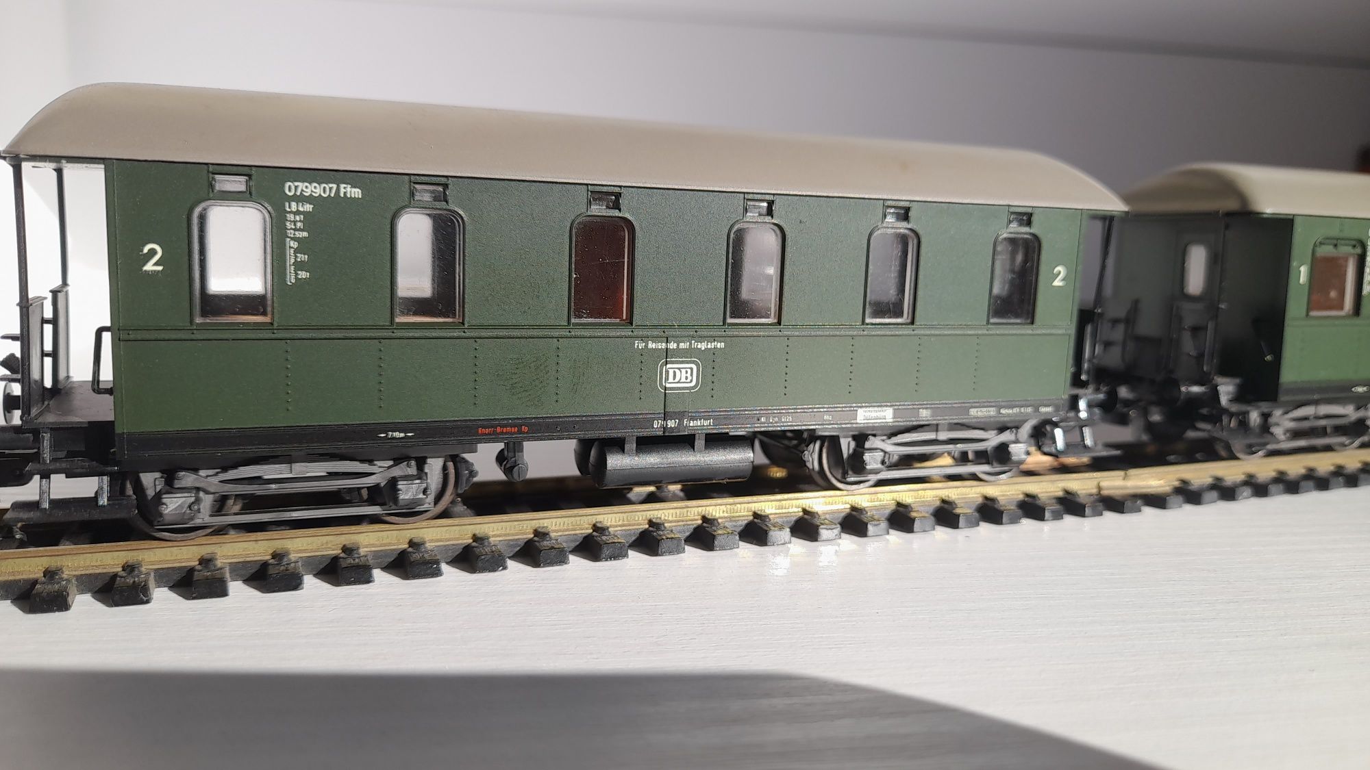 Ж.д модели пассаж. вагонов  фирмы Liliput HO 1/87 Piko Roco