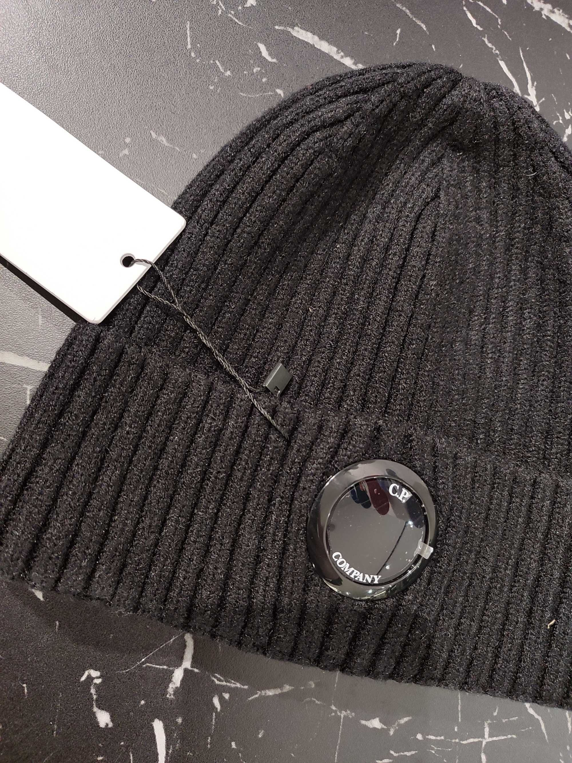 Шапка C.P. Company Lens Beanie Black