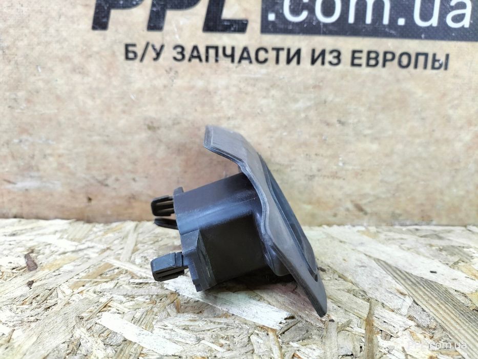 Seat Leon III 12-20 FR Cupra кронштейн омывателя фары левый 5F0807941C