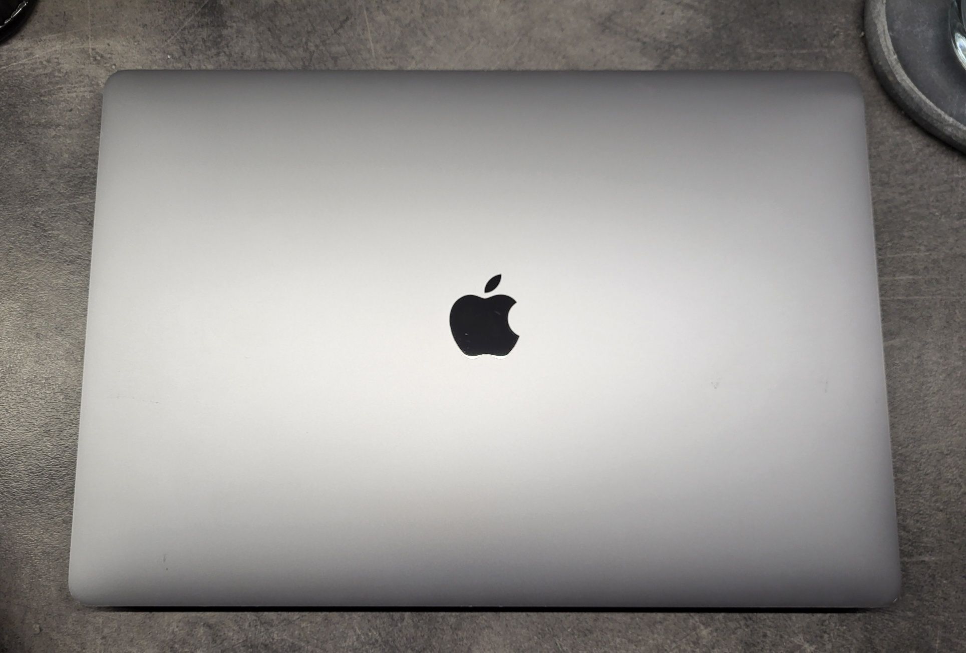 Macbook A2141 16" 2019 i9 16gb 1tb radeon 5500