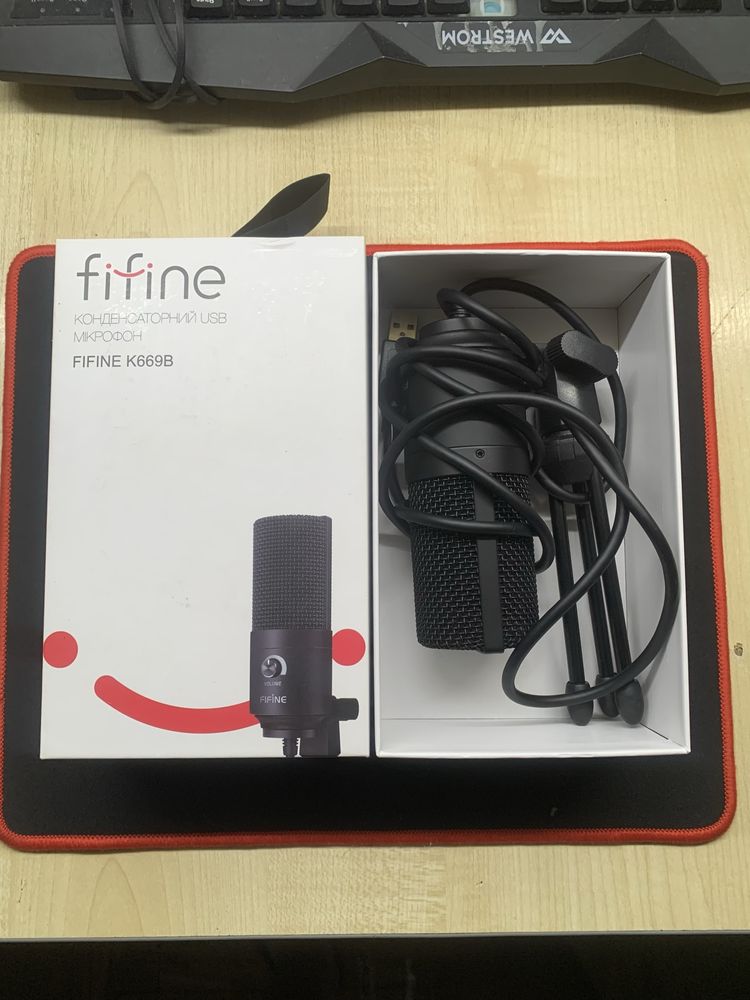 Продам микрофон FIFINE B669B