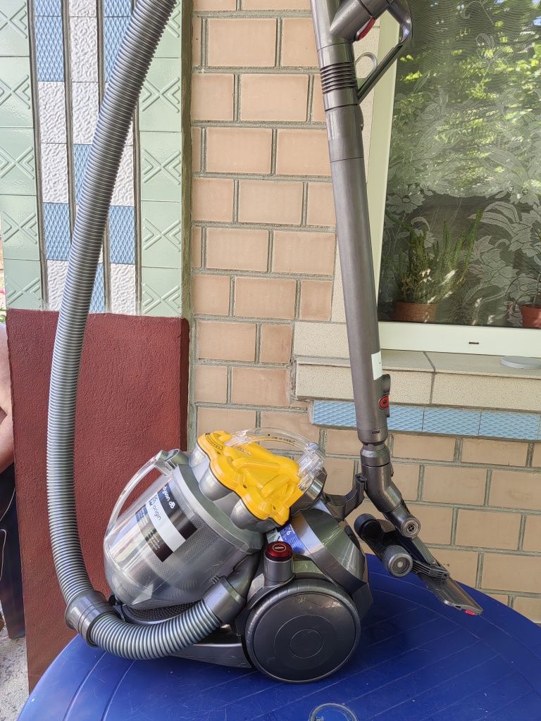 Пилосос Dyson. Оригінал.