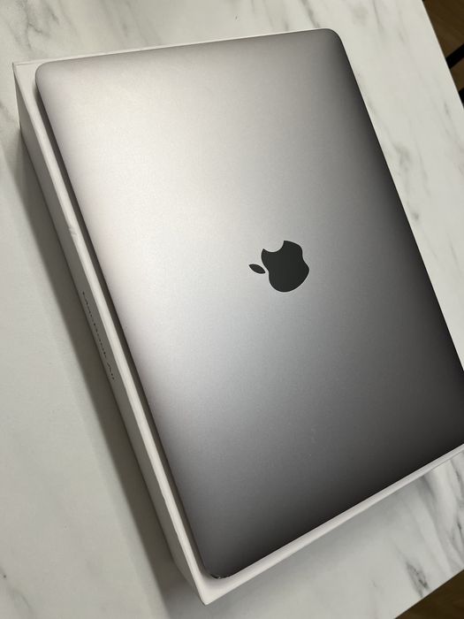 MacBook Air 13  2020
