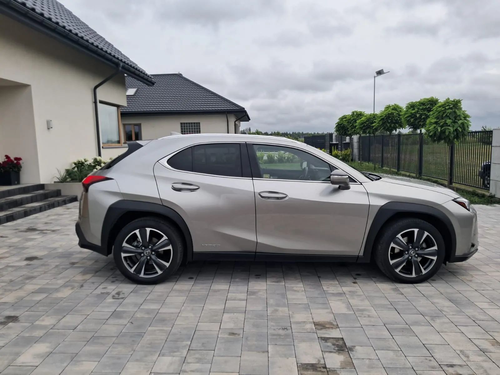 Lexus UX pierwszy właścicel, gwarancja Lexus Relax, faktura VAT23