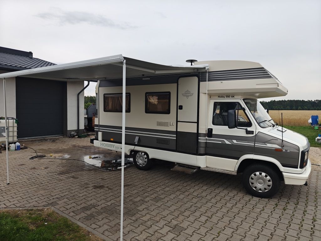 Kamper Fiat Ducato 2.5d zabidowa Hobby 550 AK 8 osób