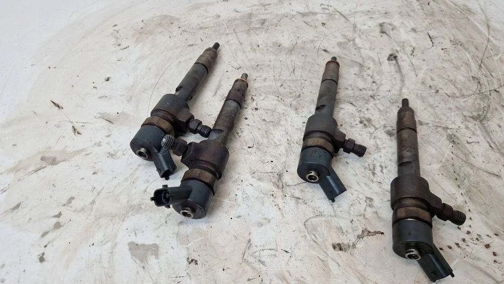 Wtryskiwacze Komplet Opel Saab 93/9-3/1.9 Tid 120km