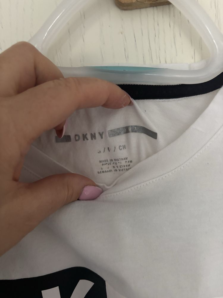 Biala koszulka bawelniana dkny uniwersalna