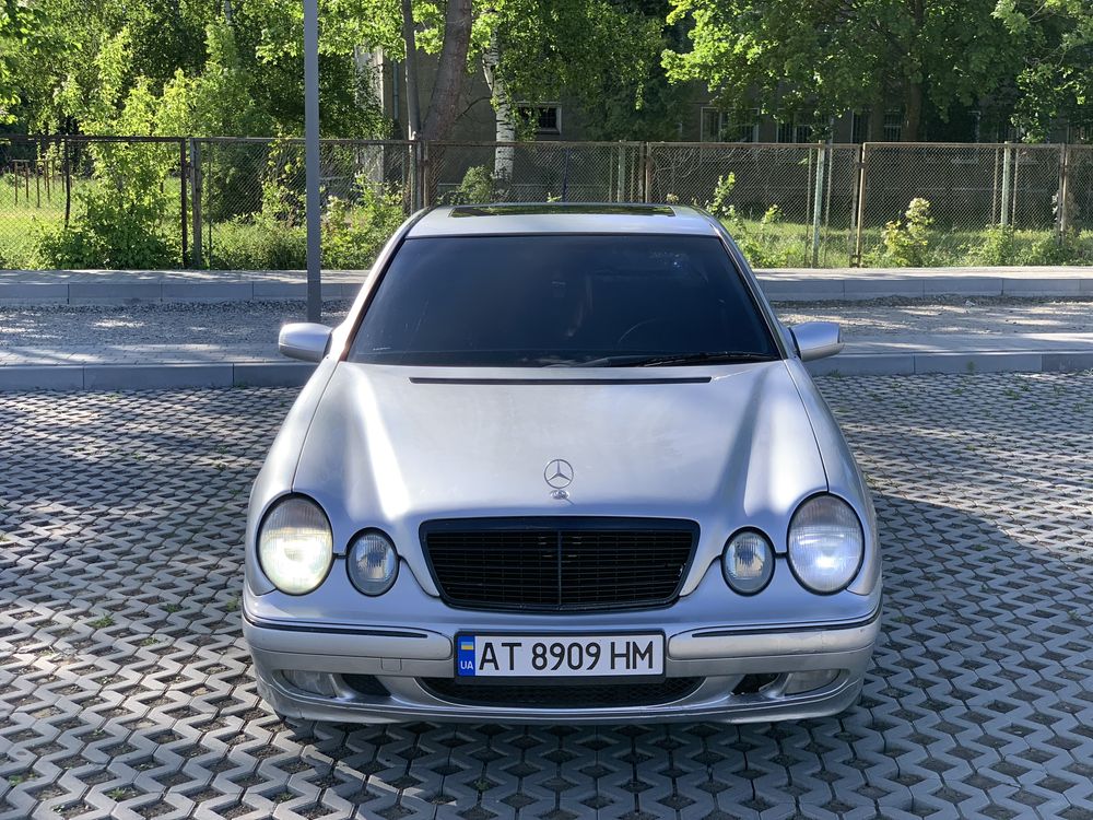 Mercedes-Benz e220 w210