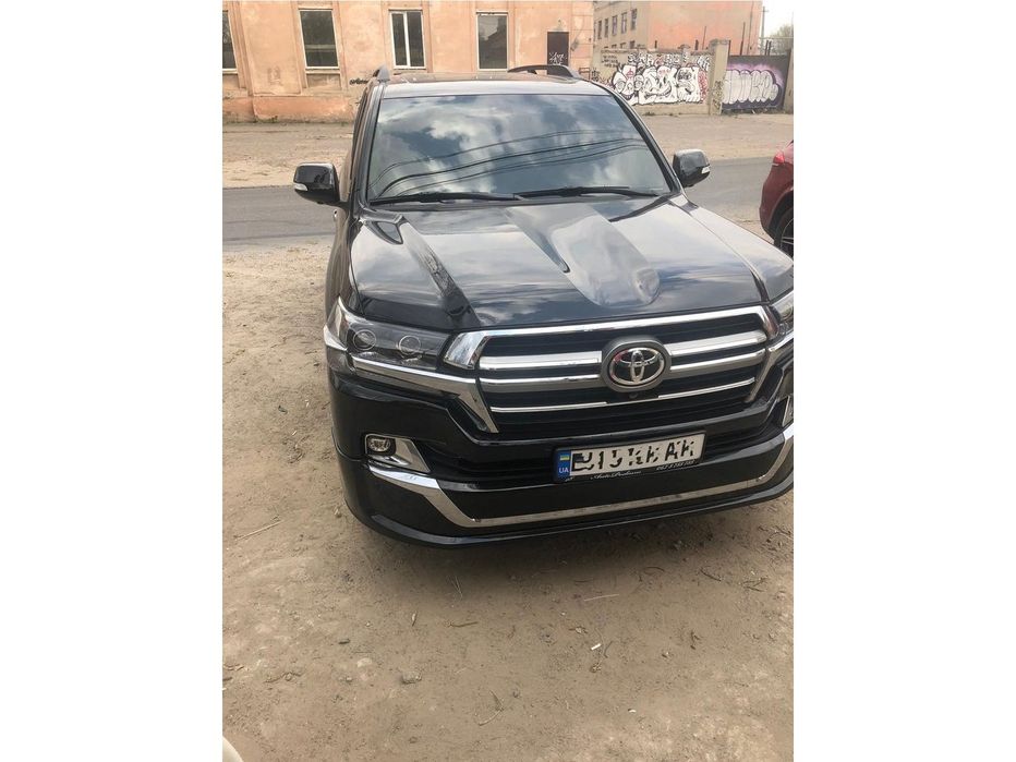 Toyota LandCruiser 200 Комплект рестайлинга на Executive-2019