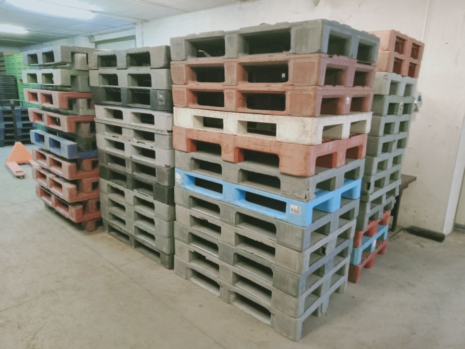 Palety plastikowe 80x120 mocne