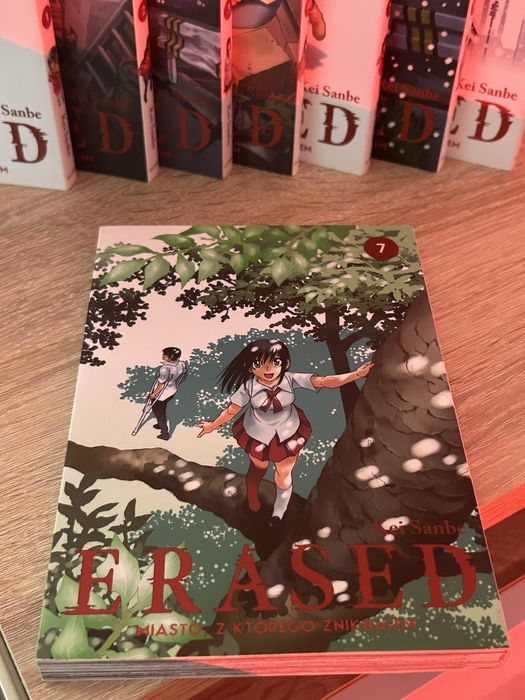 MANGI - " Erased " 1-8 + losowe dodatki