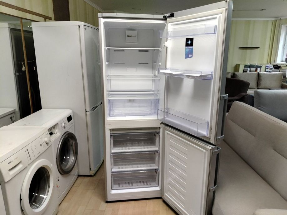 Холодильник Beko RCNB296K No Frost