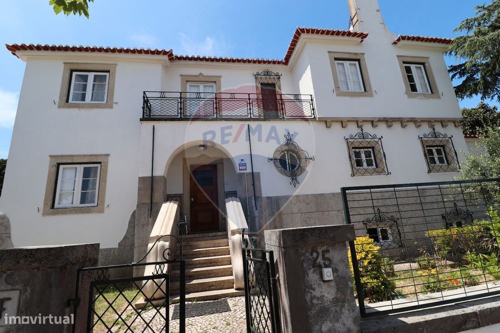 Moradia T17 para venda