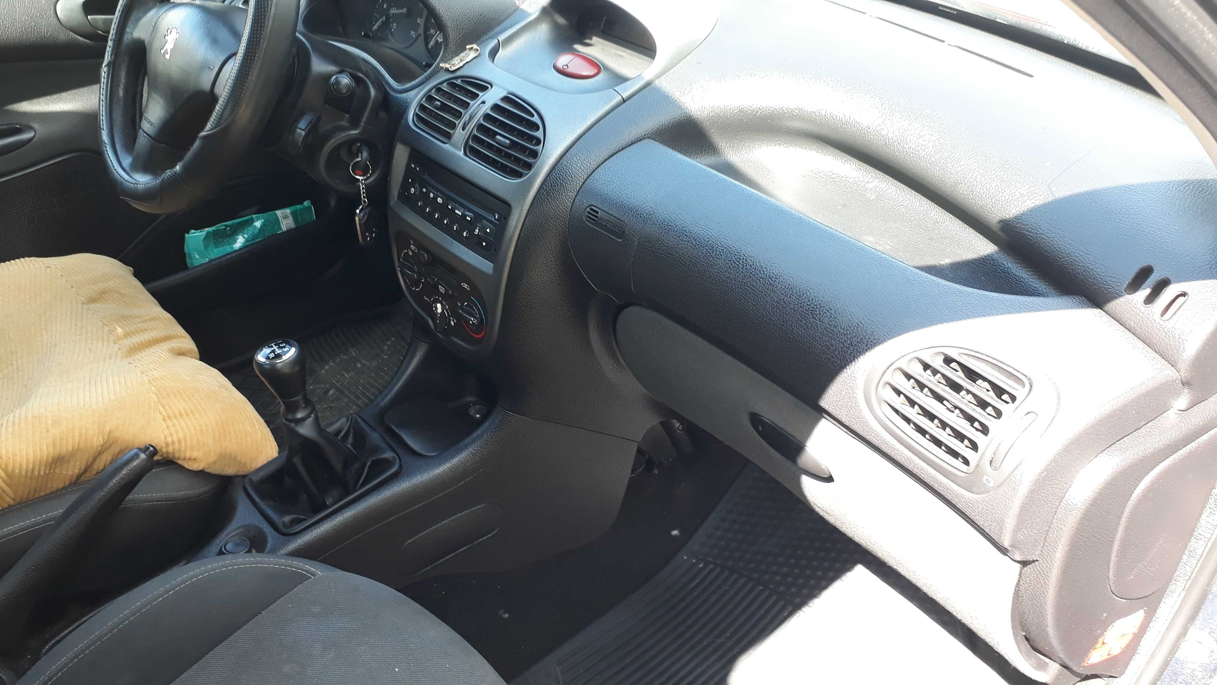 Продам автомобіль Peugeot 206
