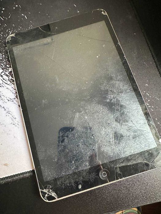 Apple iPad mini 2 16гб планшет робочий на запчастини