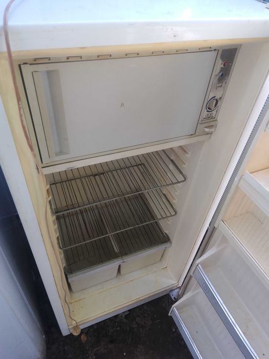 Продам Холодильник  SNAIGE