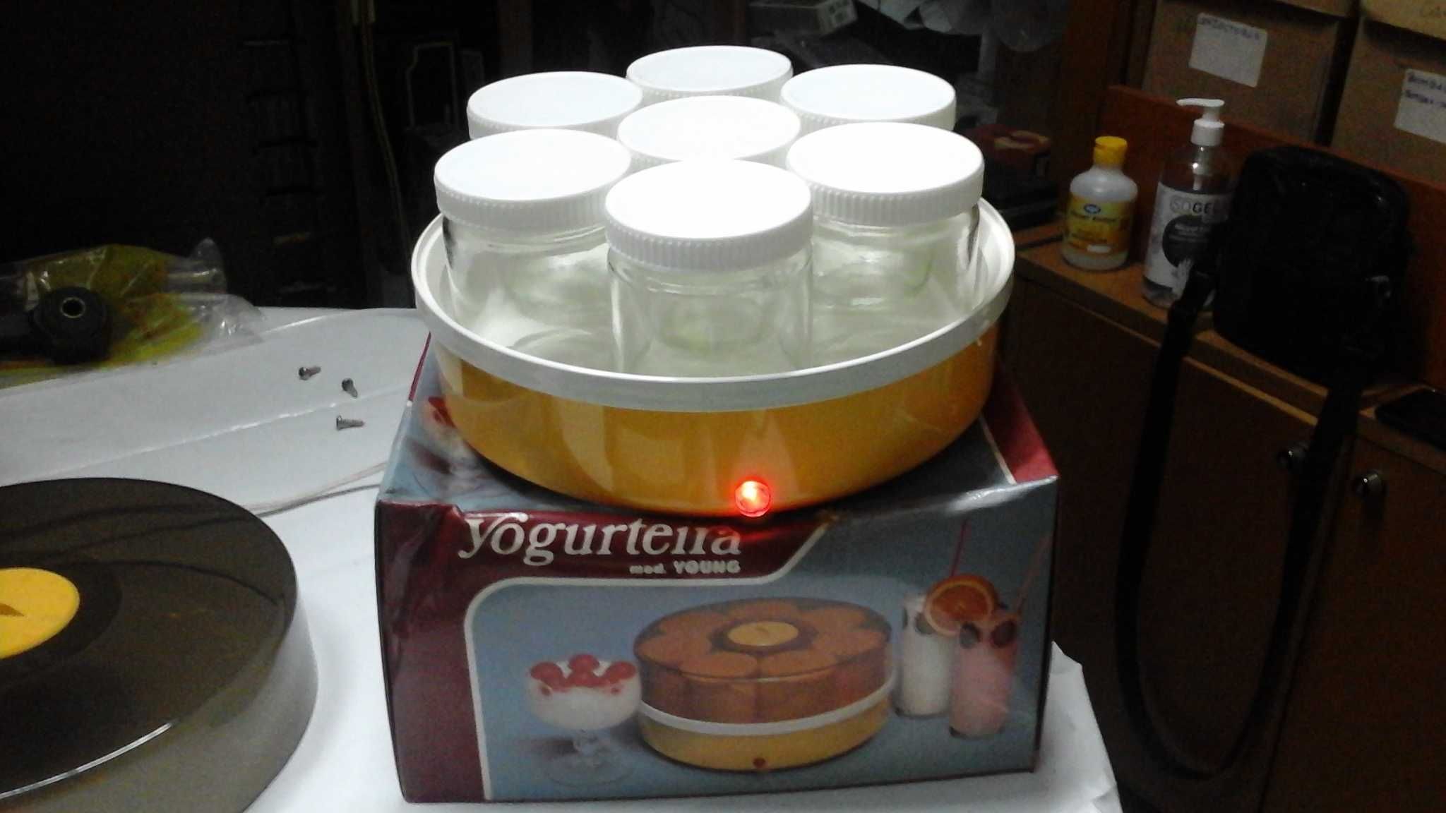 Vendo Yogurteira  modelo YOUNG 7 copos