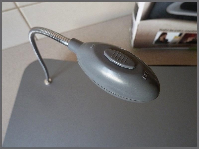 Podkładka pod laptopa LAP DESK z lampką LED.