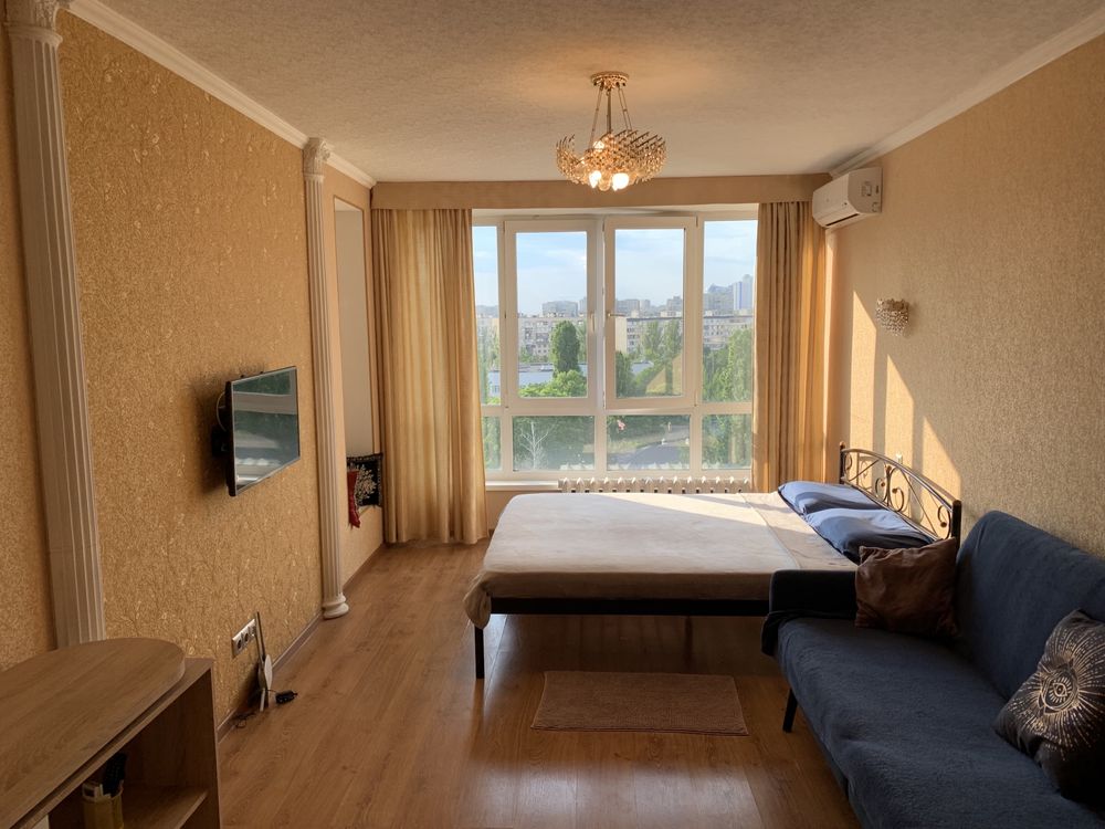 Видова затишна 1 к. Русанівка м. Лівобережна МВЦ Ентузіастів 13. 3 Видова затишна 1 к. Русанівка м. Лівобережна МВЦ Ентузіастів 13