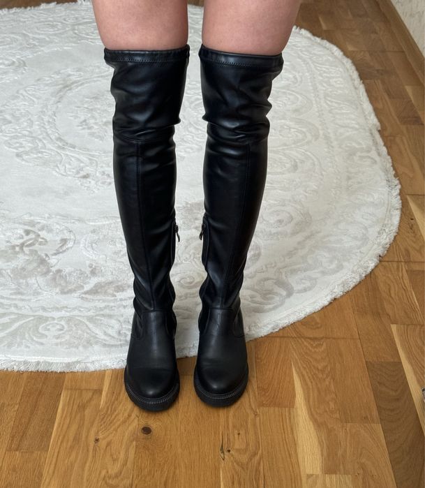 Шкіряні, чорні ботфорди 37 розмір