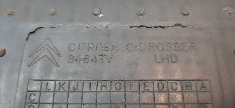 Mata / Wykładzina Bagażnika Citroen C-Crosser 07-12r. + Dywaniki przód