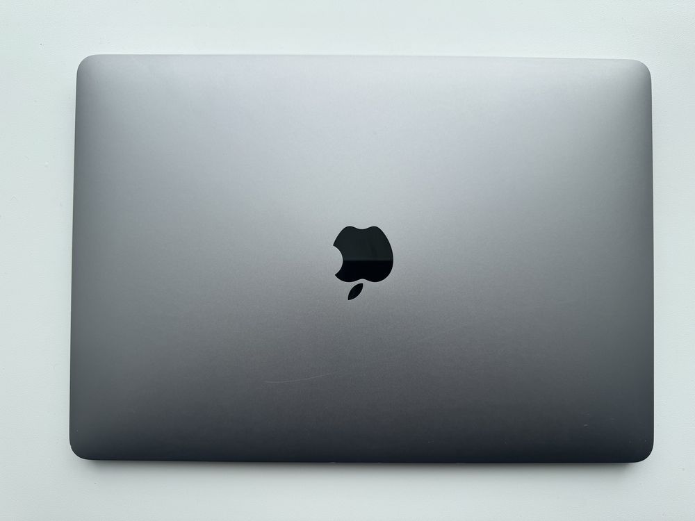 Apple MacBook Pro 2019/i5/1.4ghz/8gb/256gb Touch bar
