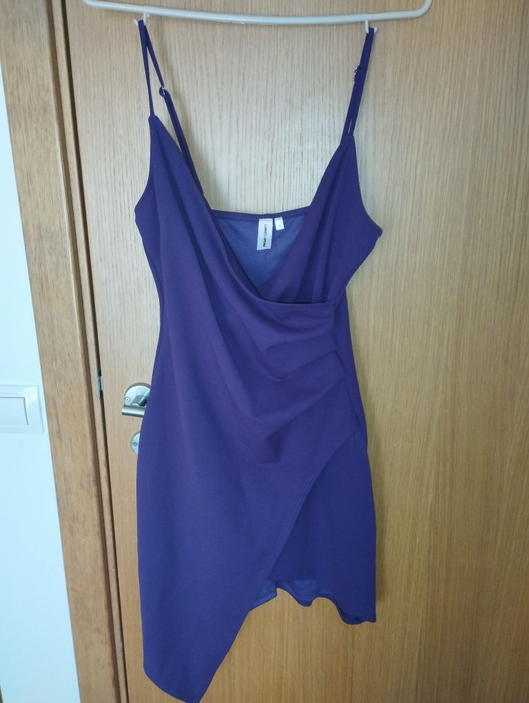 Vestido curto roxo