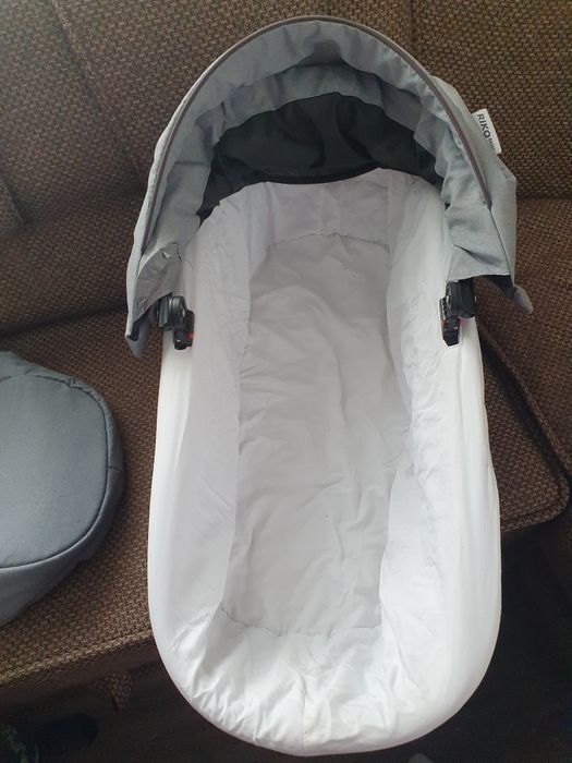 Дитяча коляска для двійні