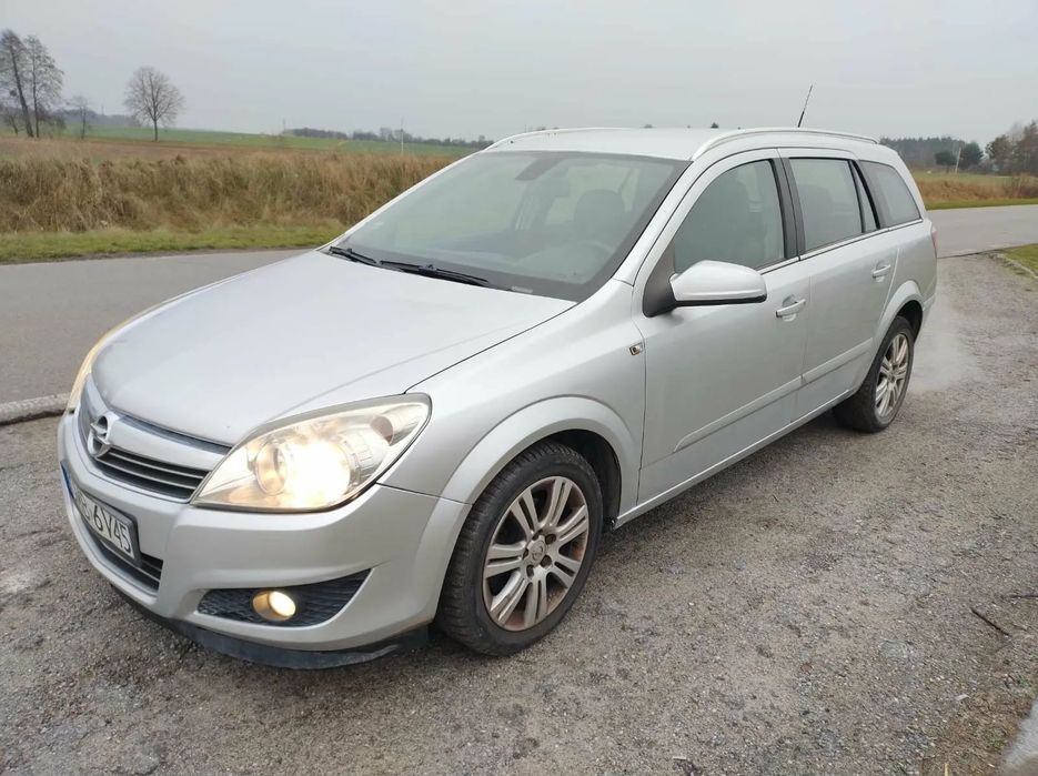 Opel Astra Stan bdb serwisowany niski oryginalny przbieg pierwszy właściciel