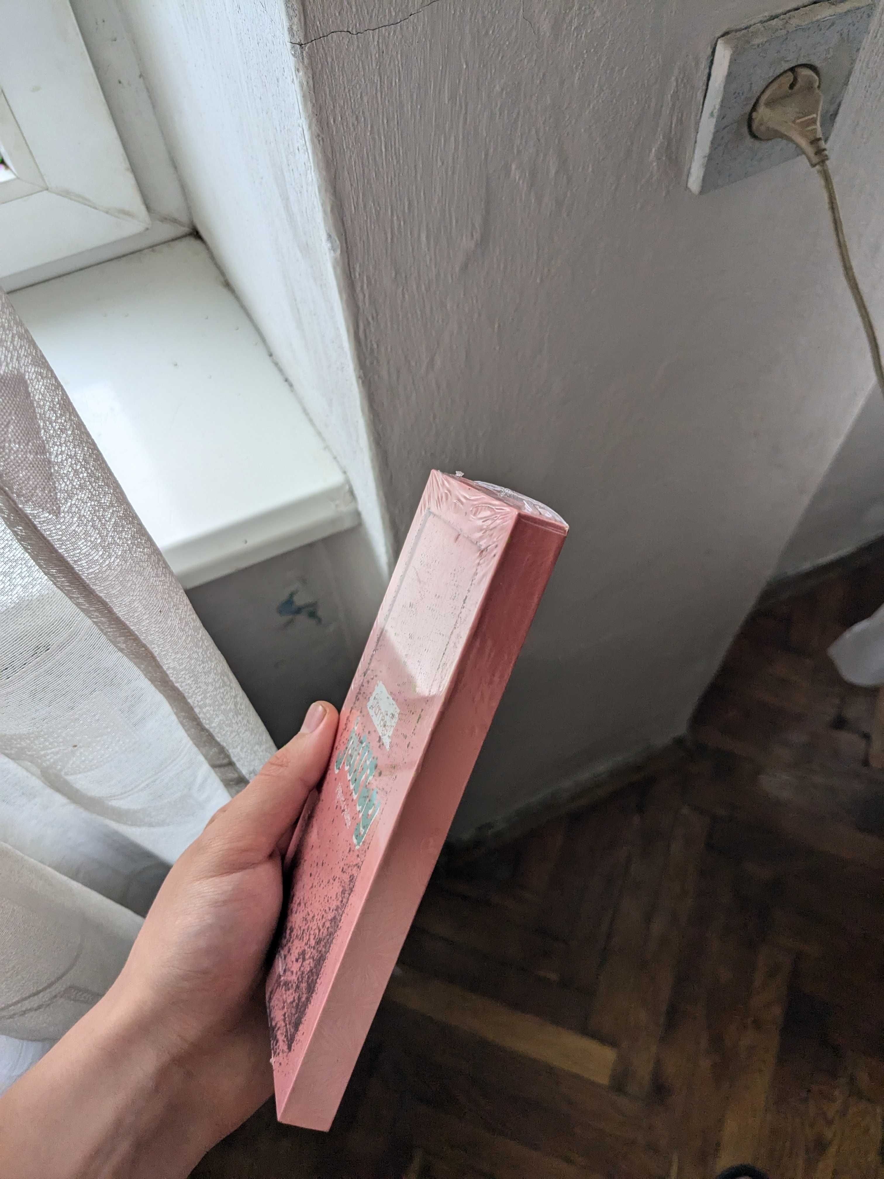 Палетка тіней для повік GlamBee Jollity Eyeshadow pigment palette