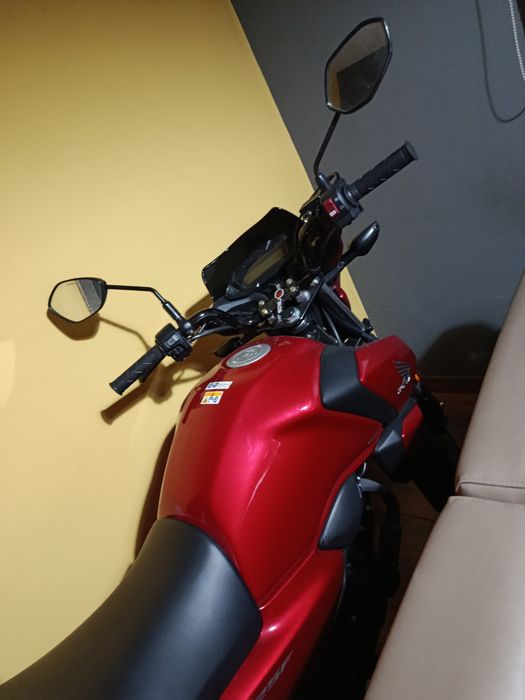Vendo moto Honda CB125 F