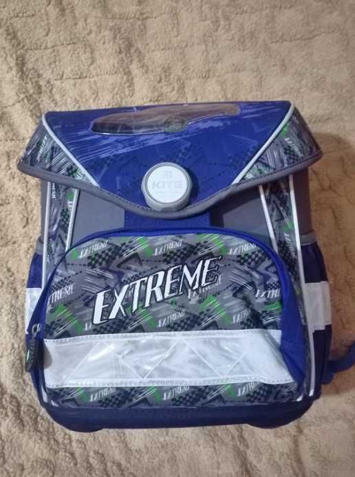 Школьный каркасный рюкзак KITE Extreme K18-579-2