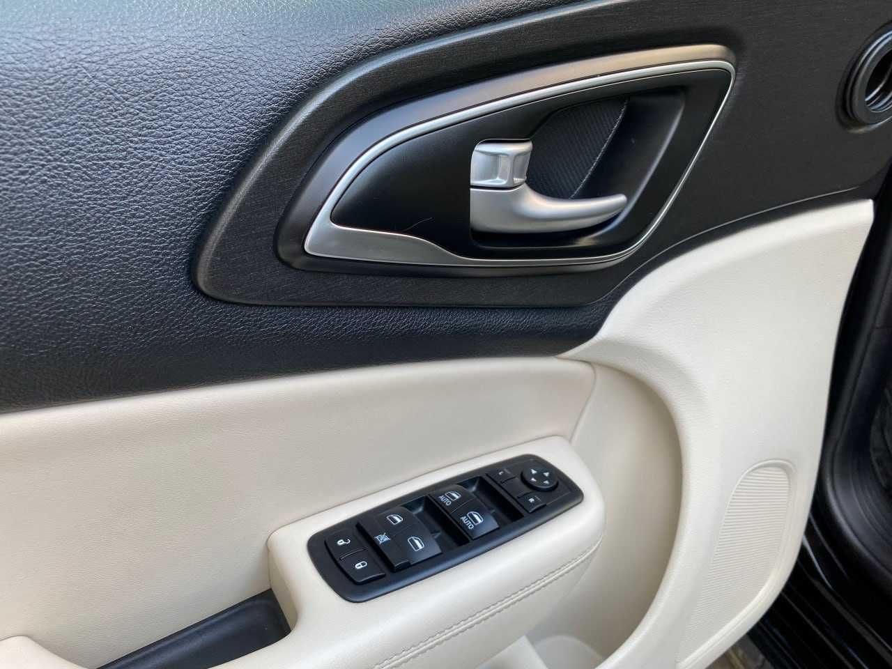 Продам Chrysler 200 2016. Можна в розстрочку, під викуп.