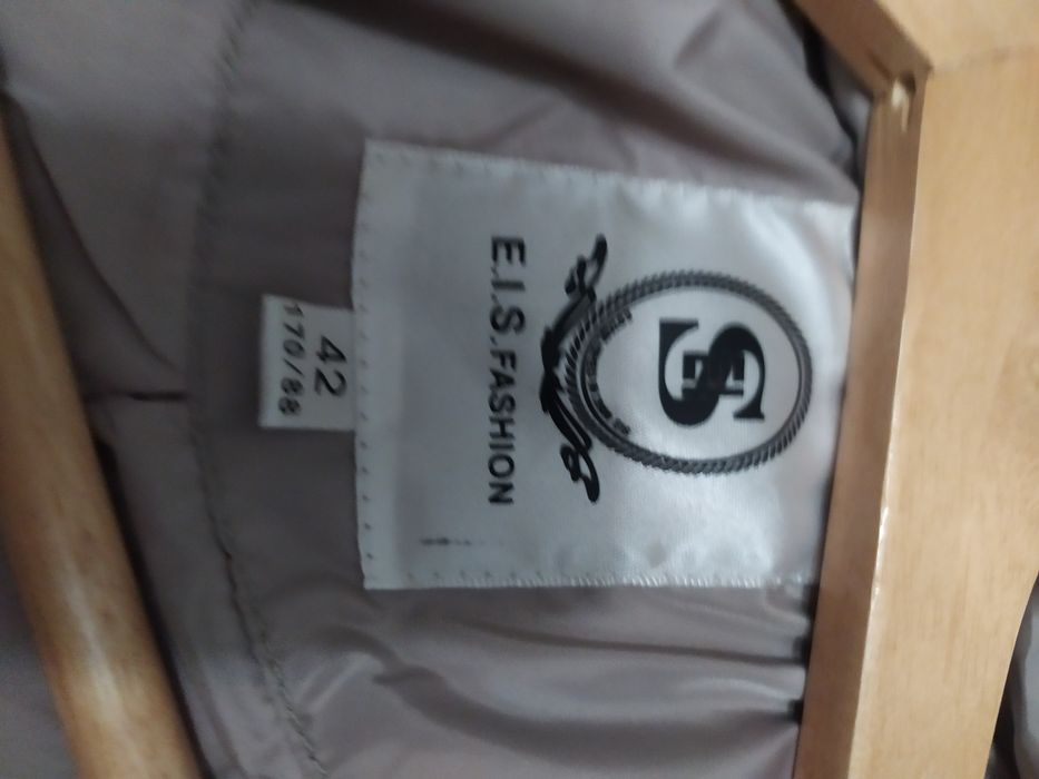 Пальто - пуховик на синтепоні тепла зима-осінь