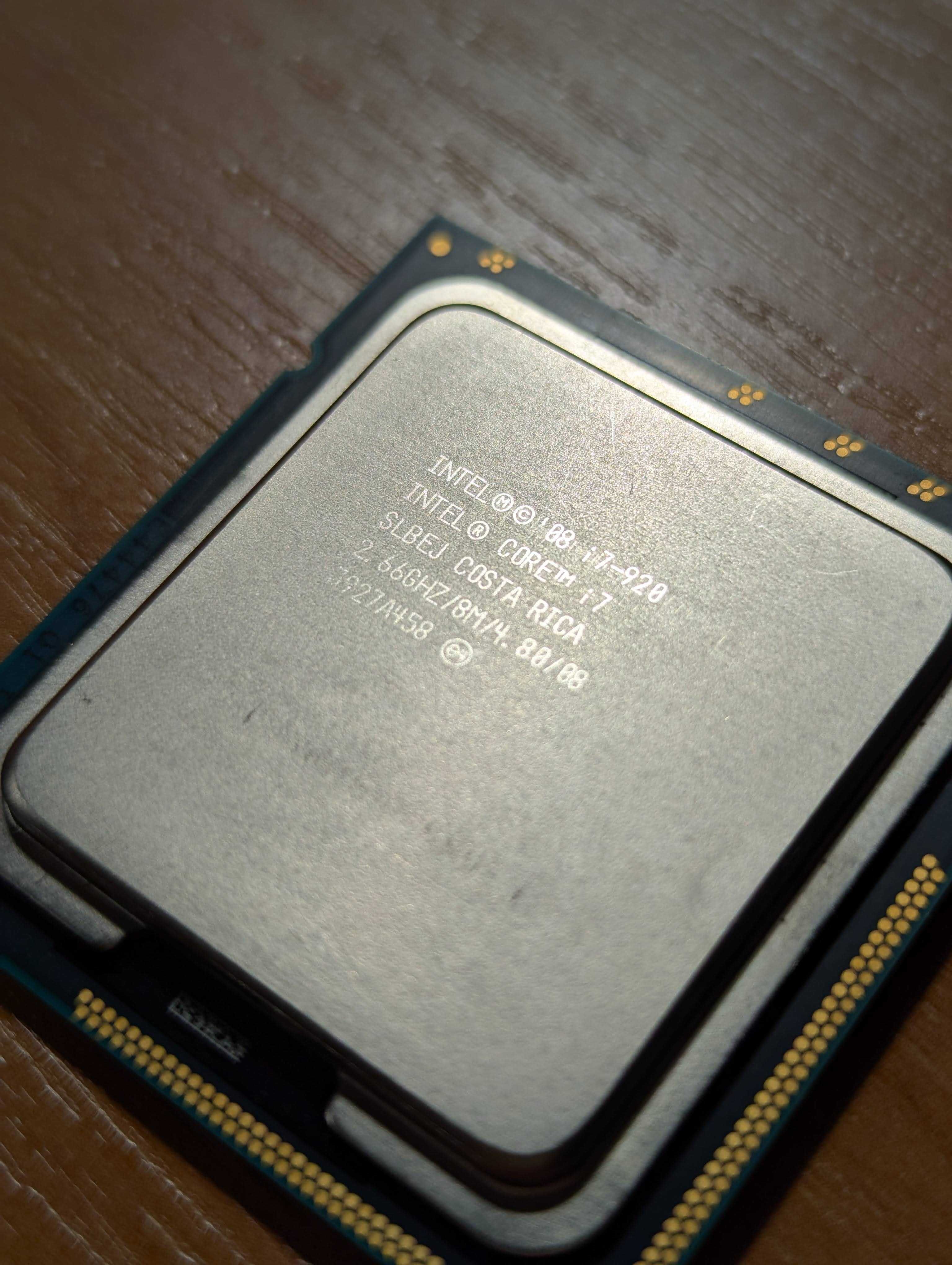 Процесор Intel Core i7-920 (2.6-2.93GHz, 4 ядра 8 потоків) s1366