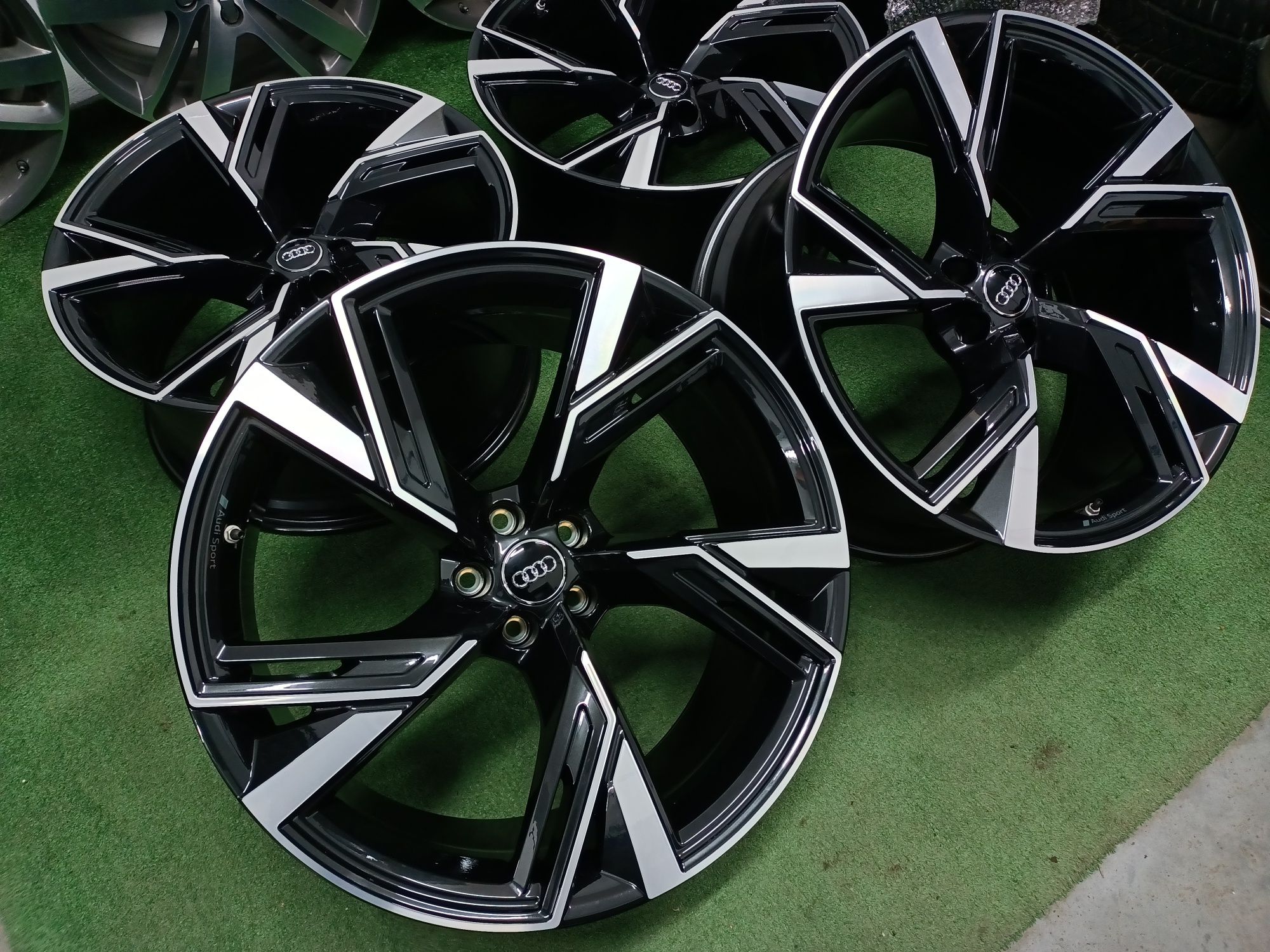 Audi Sport 22" felgi 5x112 et19 OEM Audi 4K0 Q8 Q7 A8 A7 A6 RS6 RS7