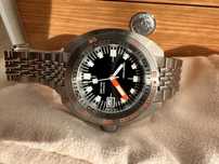 Seestern Sub 300T movimento Seiko NH35