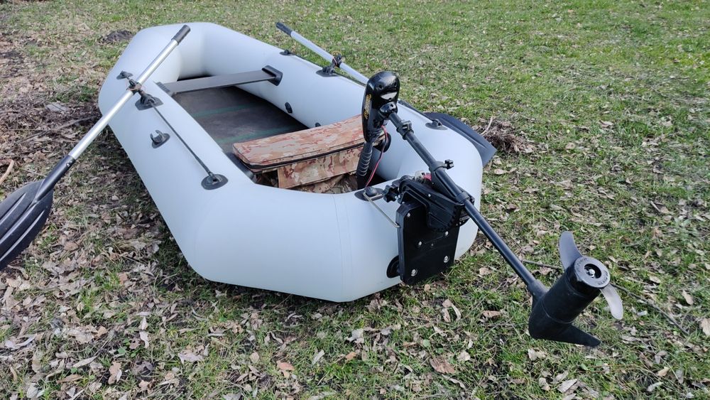 Лодка ПВХ Kolibri K280Т + слань книжка, транець, мотор Flover 33, акум