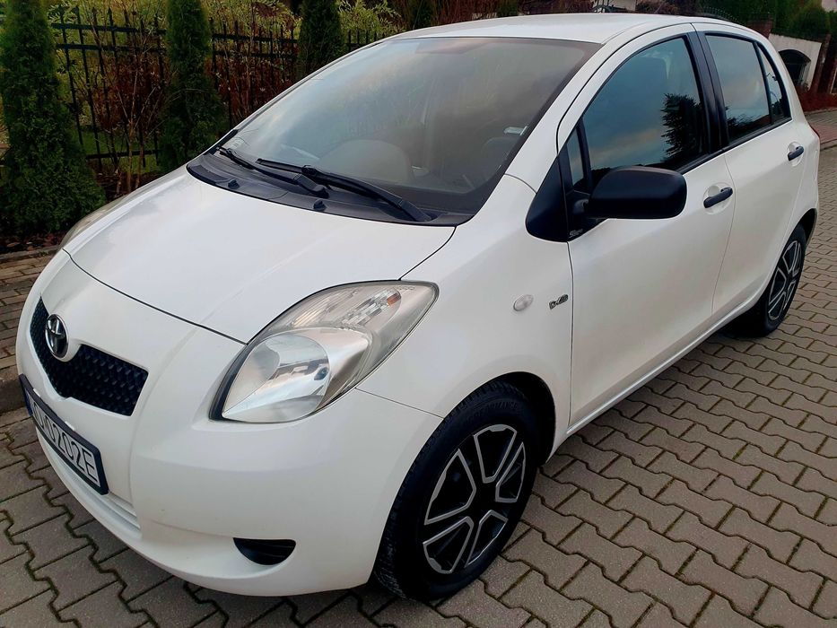 ZADBANY Yaris, salon PL., idealnie jezdzi, 4L./100 km.