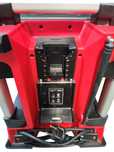 Radio budowlane Milwaukee M18 RC z ładowarką do akumulatorów