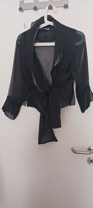 Blusa nova casual,tamanho 36-40,muito leve e transparente