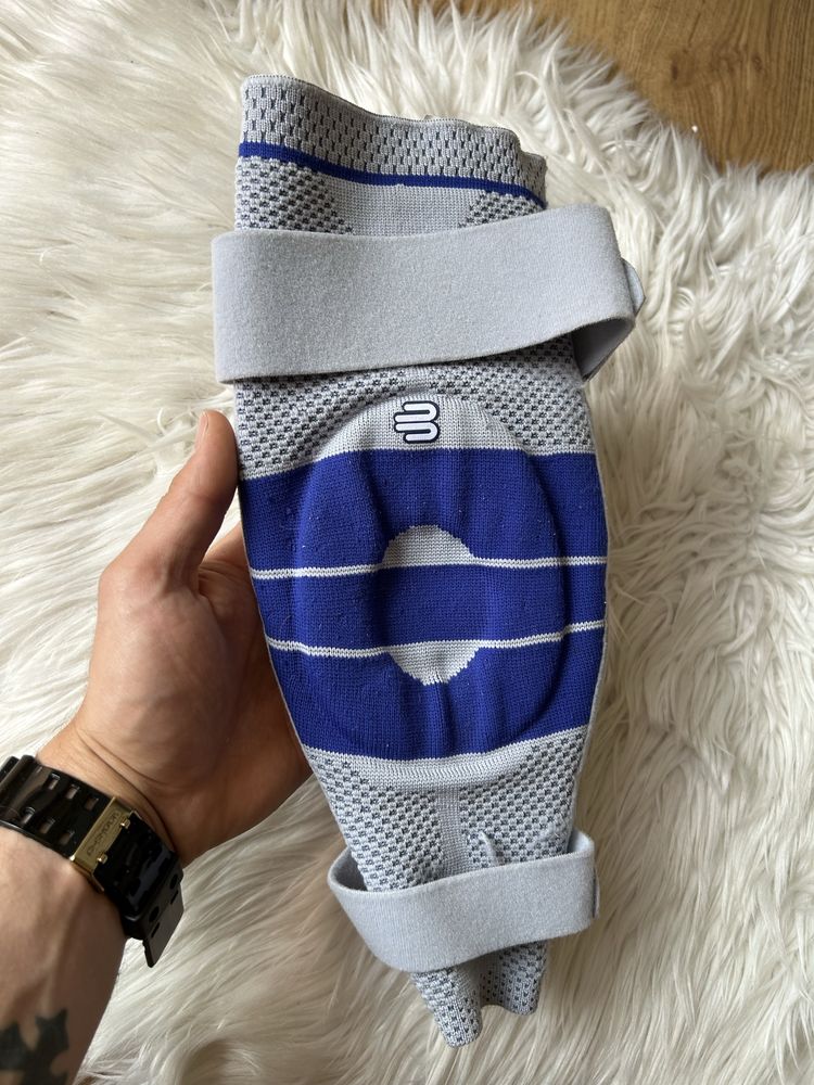 Orteza na kolano z szynami Bauerfeind GenuTrain S 4L