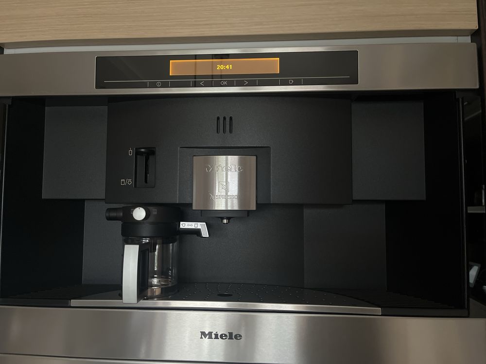 Maquina de café encastravel Miele Nespresso