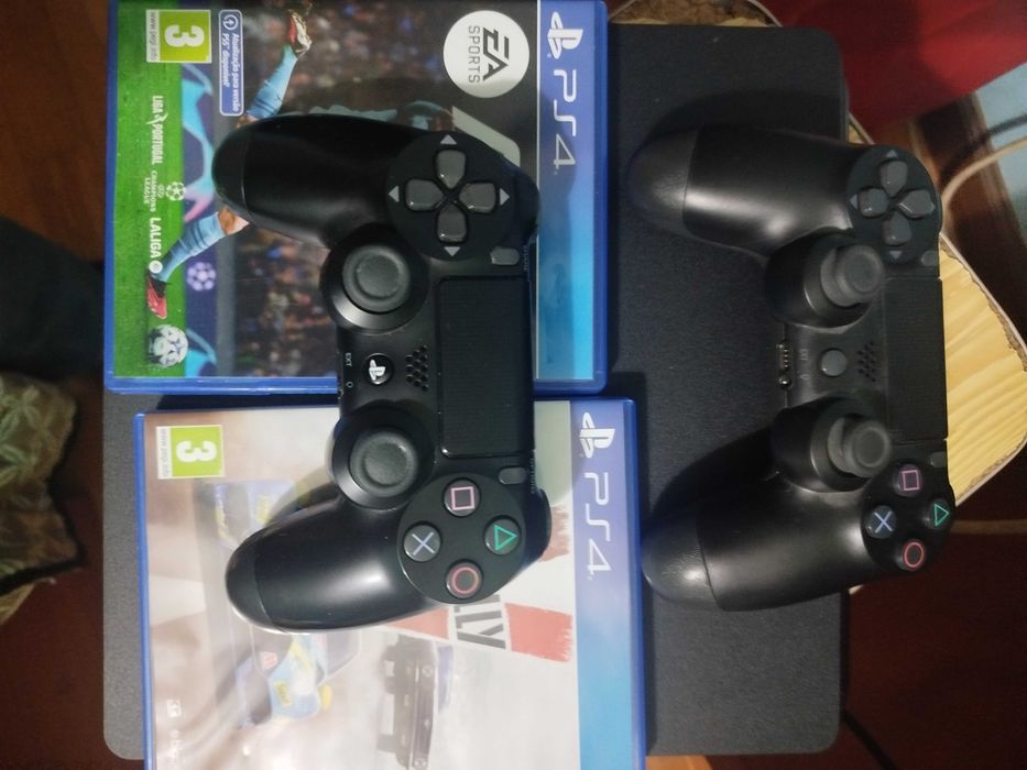 PlayStation 4 como nova