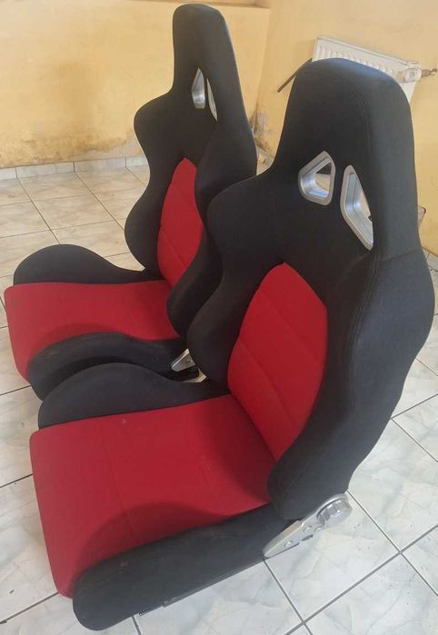 Fotele uniwersalne na obrotnicach