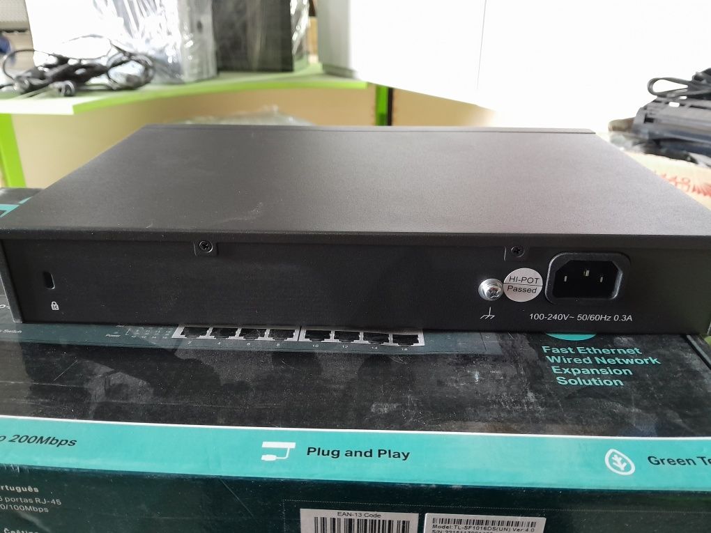 Коммутатор TP-Link TL-SF1016DS